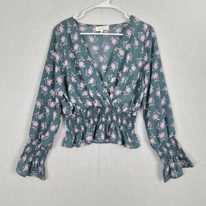 Love & Piece Floral Green Surplice Cropped‎ Ruffled Top Medium Smocked Romantic